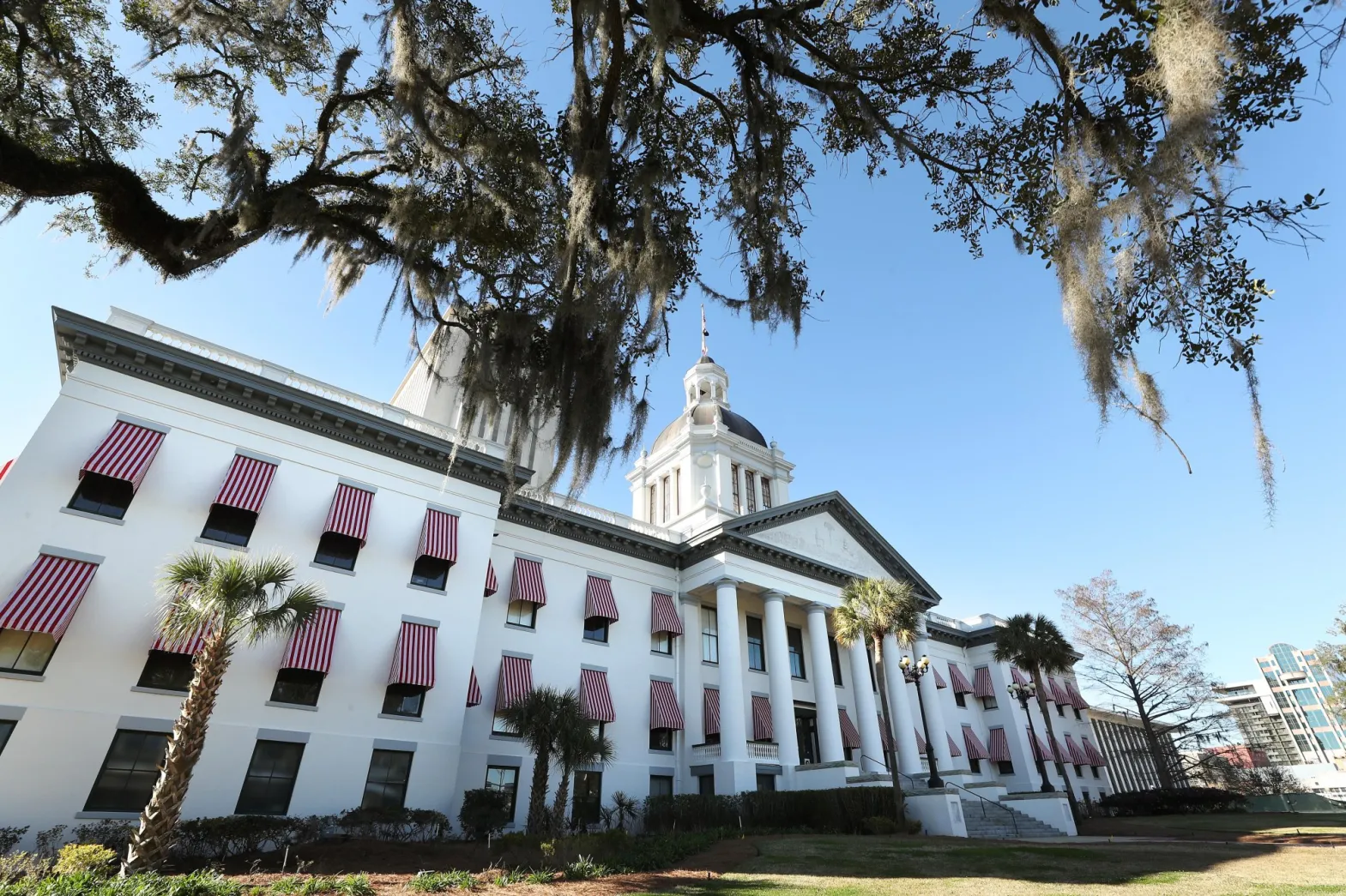 Bill targeting ‘terrorist’ groups, ‘sharia’ law heads to governor’s desk