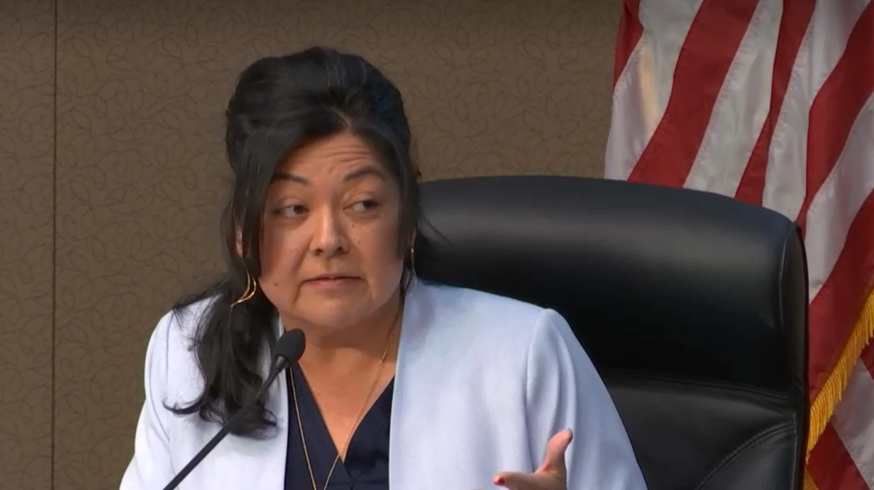 Mayoral candidate Uribe gets pushback over decision to delay resignation
